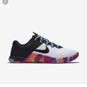 Nike women Metcon 2 white/ Black/ gamma blue. 10